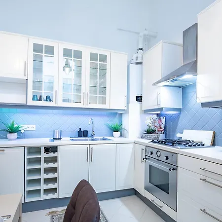 - Comfy - Large * Budapesta