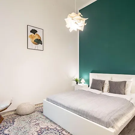 - Comfy - Large Apartment *