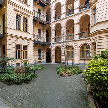 - Comfy - Large * Budapest